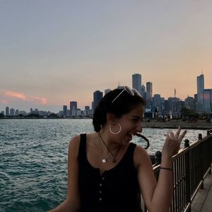 Meet your Posher, Maria paula